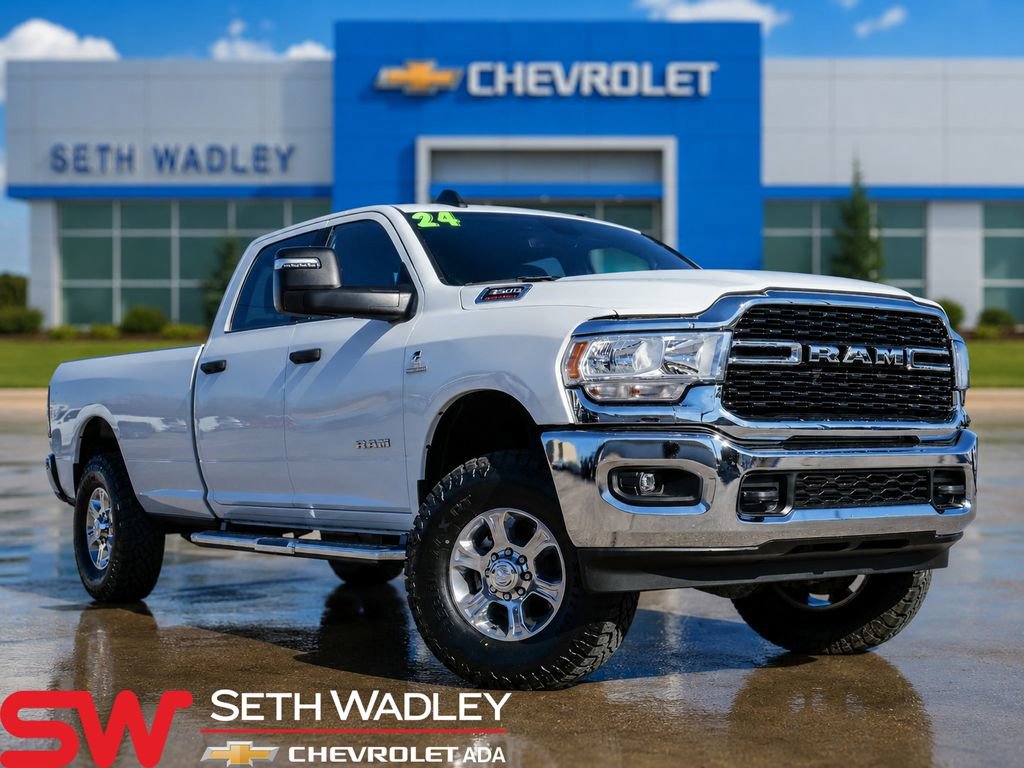 Used 2024 RAM 3500 Big Horn AWD/4WD image 1