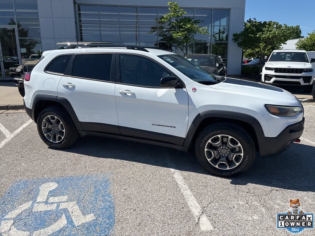 Used 2022 Jeep Cherokee Trailhawk w/ Comfort/Convenience Group AWD/4WD image 32