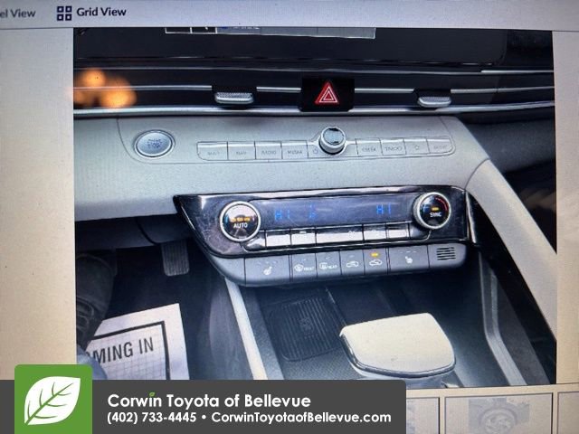 Used 2025 Hyundai Elantra Limited image 10