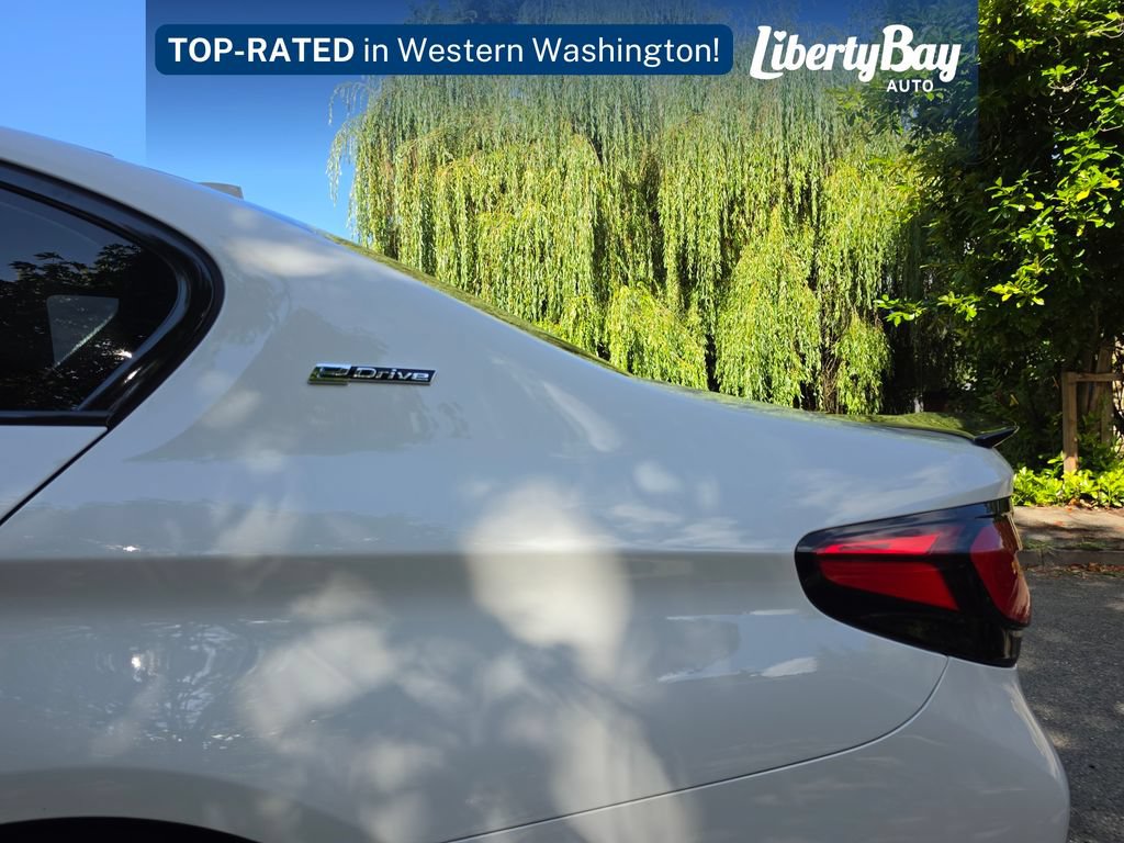 Used 2019 BMW 530e xDrive w/ Convenience Package AWD/4WD image 23