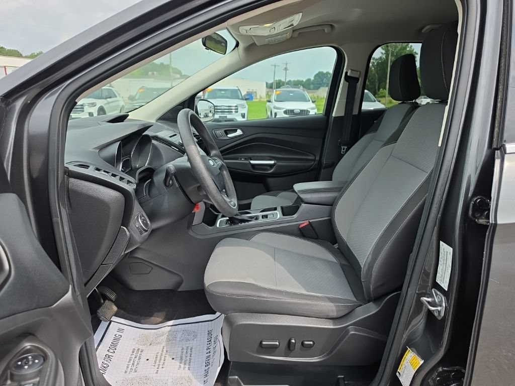 Used 2018 Ford Escape SE FWD image 13