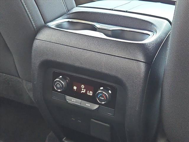 Used 2025 Chevrolet Traverse LT w/ Driver Confidence Package FWD image 23