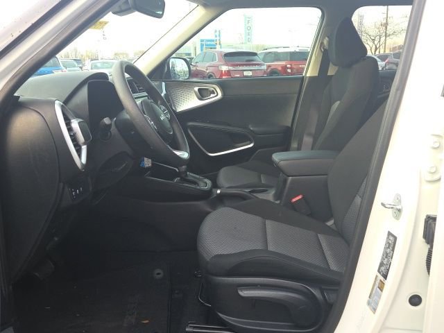Used 2024 Kia Soul LX w/ Option Group 015 image 17