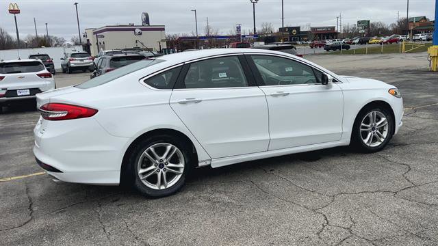Used 2018 Ford Fusion SE w/ Fusion SE Technology Package image 9