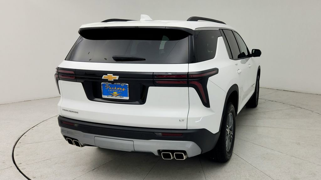 Used 2024 Chevrolet Traverse LT w/ Trailering Package image 7