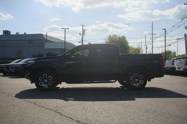 Used 2025 Chevrolet Colorado Z71 w/ Technology Package AWD/4WD image 7