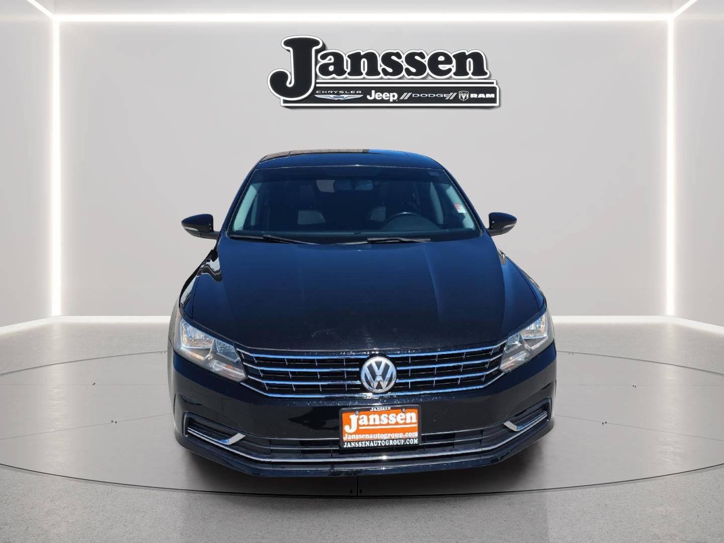 Used 2016 Volkswagen Passat 1.8T SE FWD image 8