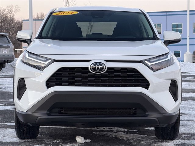 Used 2024 Toyota RAV4 LE image 9