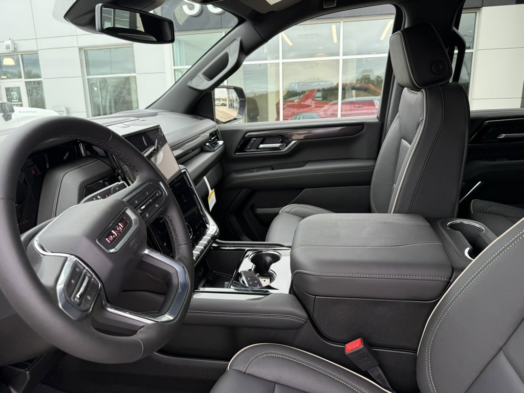 New 2026 GMC Yukon Elevation image 12