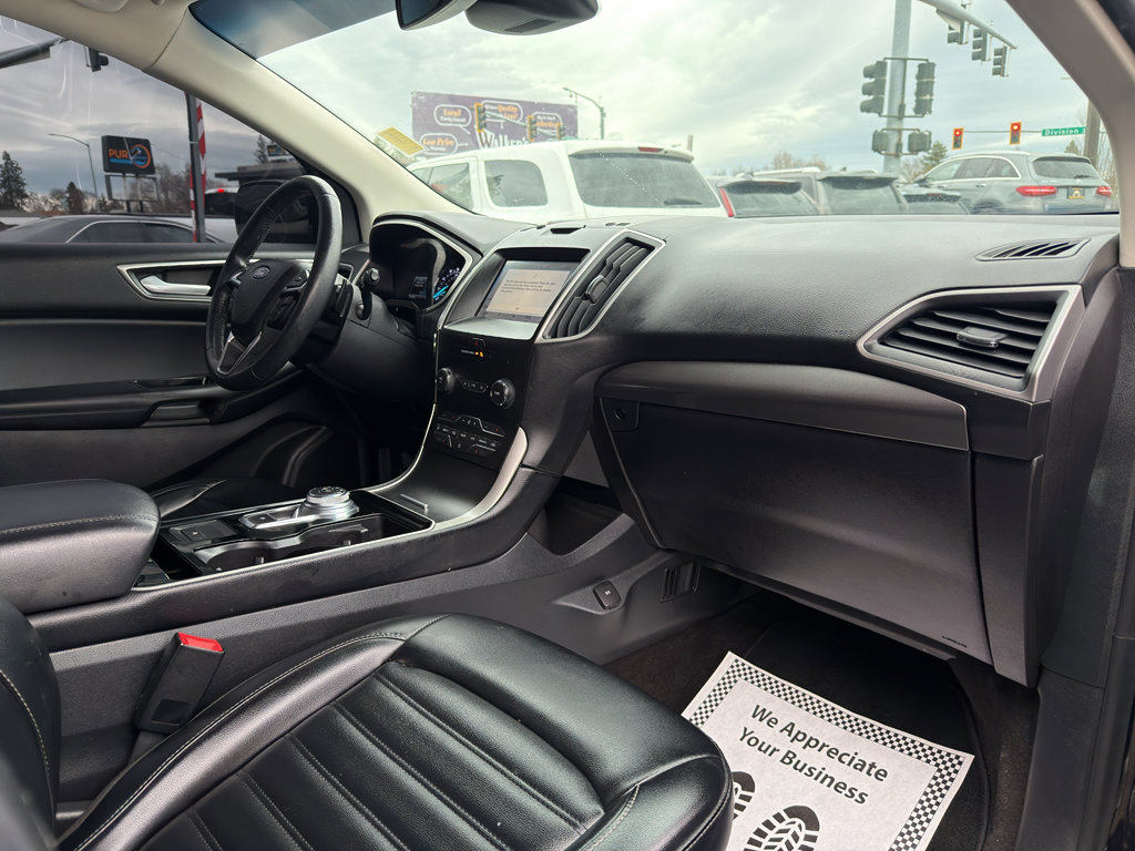 Used 2019 Ford Edge SEL w/ Equipment Group 201A AWD/4WD image 17