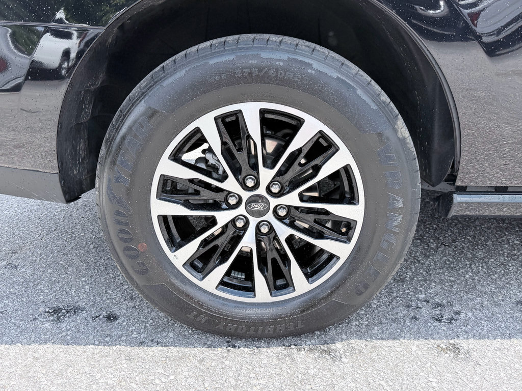 Used 2025 Ford Expedition Platinum AWD/4WD image 36