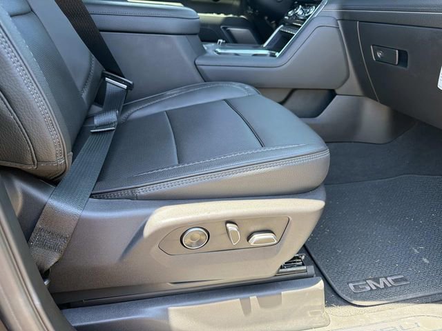 Used 2025 GMC Sierra 2500 Denali w/ Denali Reserve Package AWD/4WD image 16