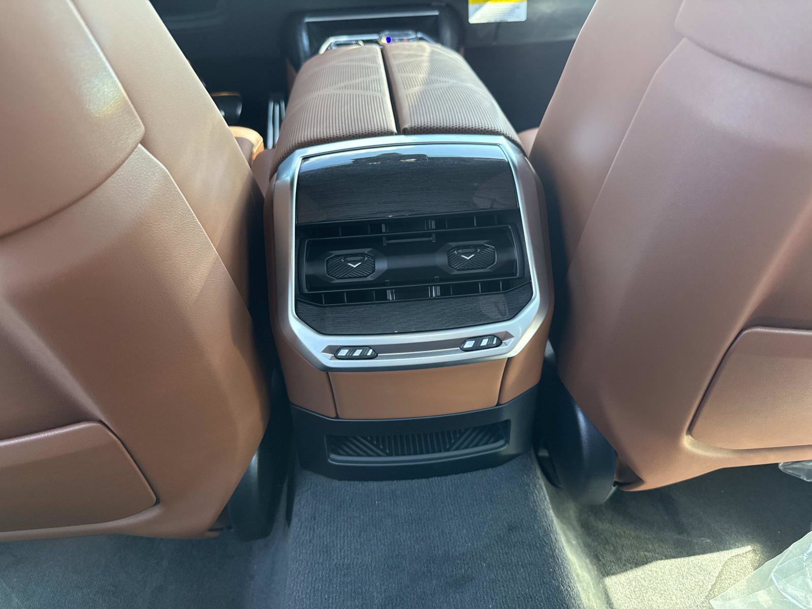 New 2026 BMW 760i xDrive w/ Luxury Rear Seating Package AWD/4WD image 15