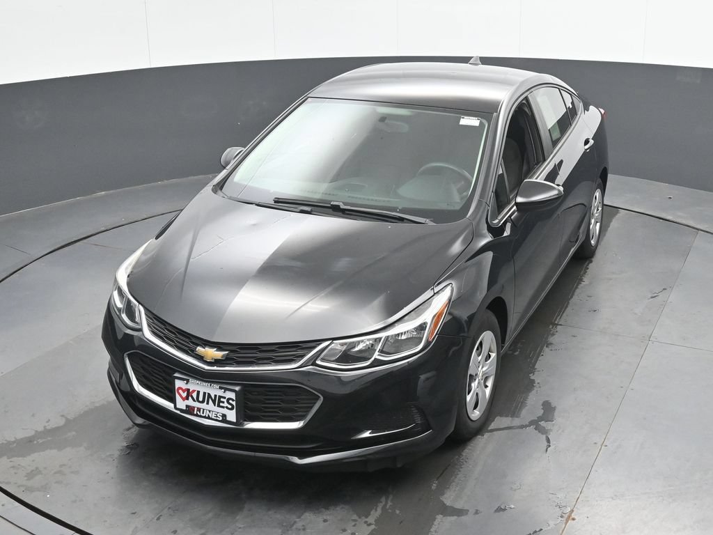 Used 2017 Chevrolet Cruze LS FWD image 32