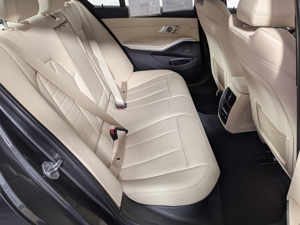 Used 2019 BMW 330i xDrive Sedan w/ Premium Package AWD/4WD image 38