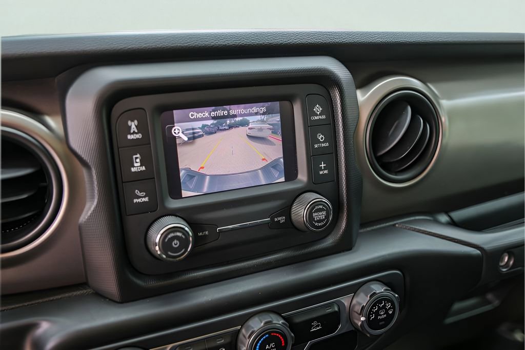 Used 2020 Jeep Gladiator Sport AWD/4WD image 18