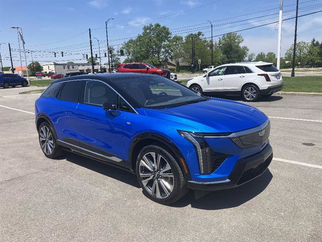 Used 2025 Cadillac Optiq Luxury 2 AWD/4WD image 3