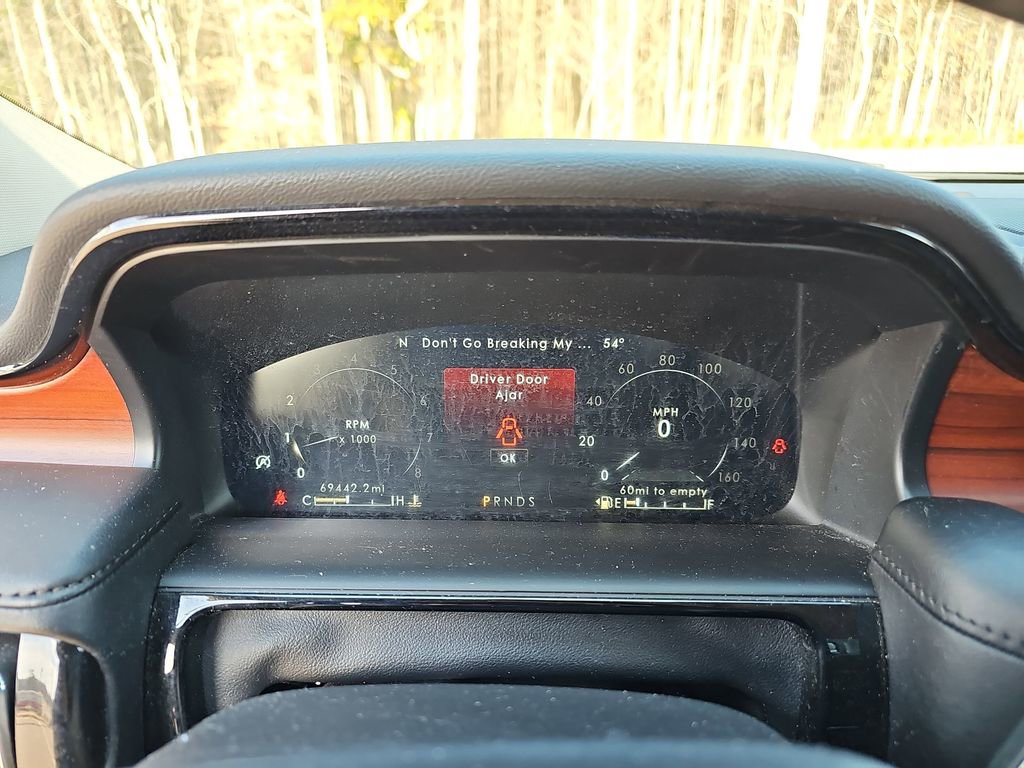 Used 2022 Lincoln Nautilus Reserve w/ Monochromatic Package image 20