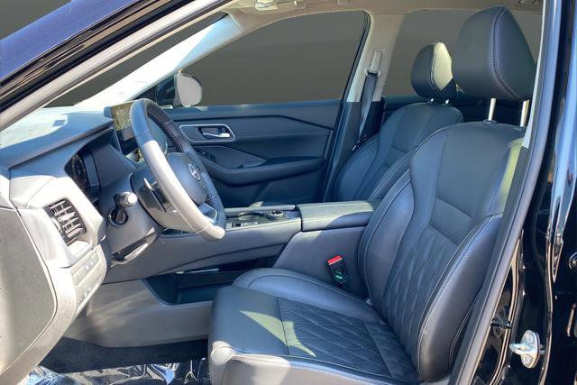 Used 2024 Nissan Rogue Platinum w/ Platinum Premium Package image 10