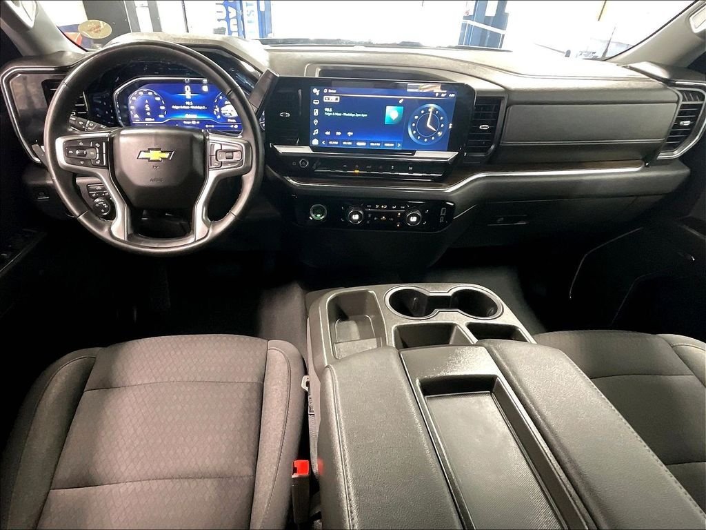 Used 2023 Chevrolet Silverado 1500 LT AWD/4WD image 21