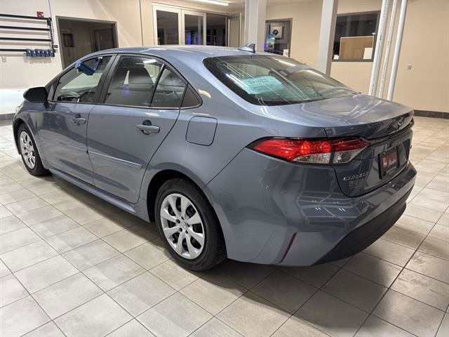 Used 2023 Toyota Corolla LE image 2