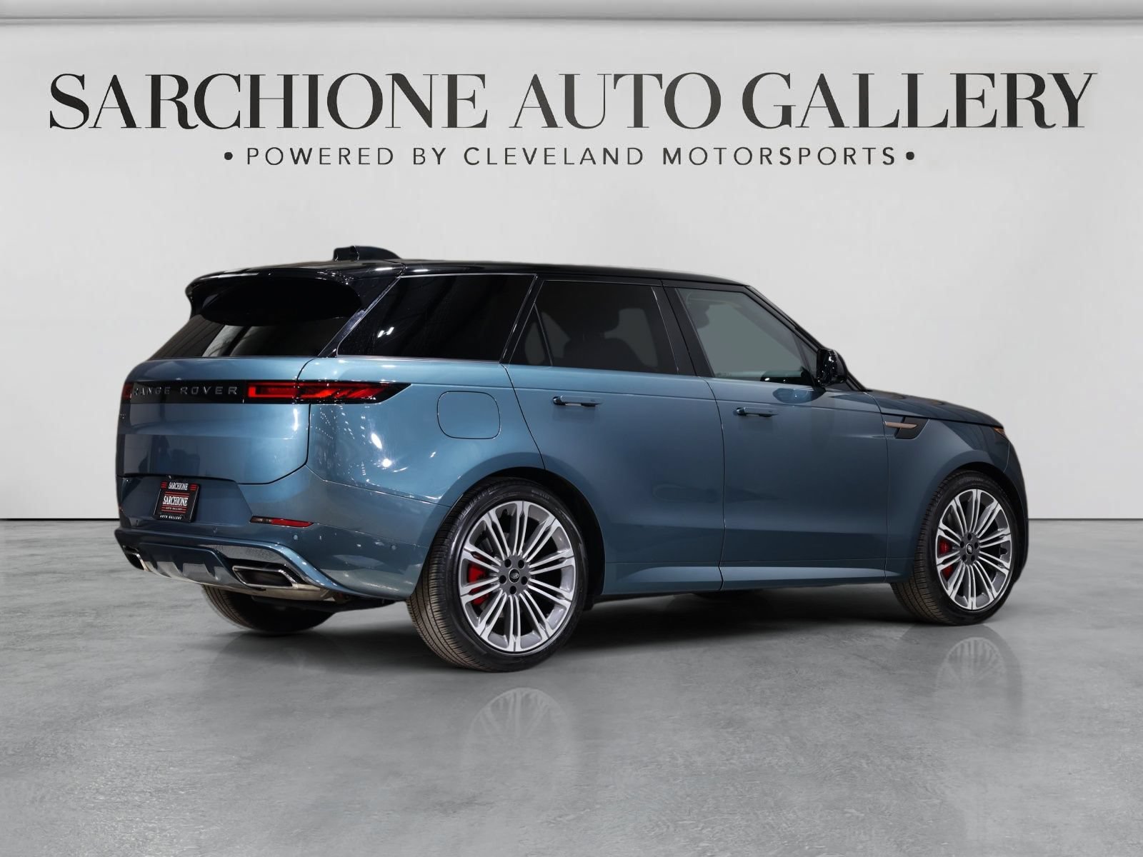 Used 2024 Land Rover Range Rover Sport Dynamic SE AWD/4WD image 2