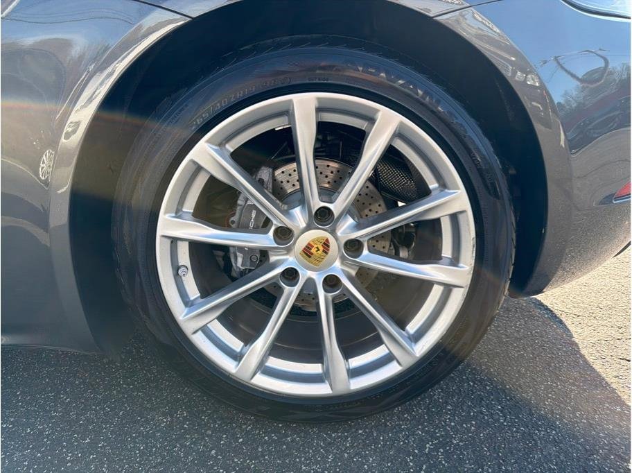 Used 2018 Porsche 718 Boxster Roadster 2D RWD image 21