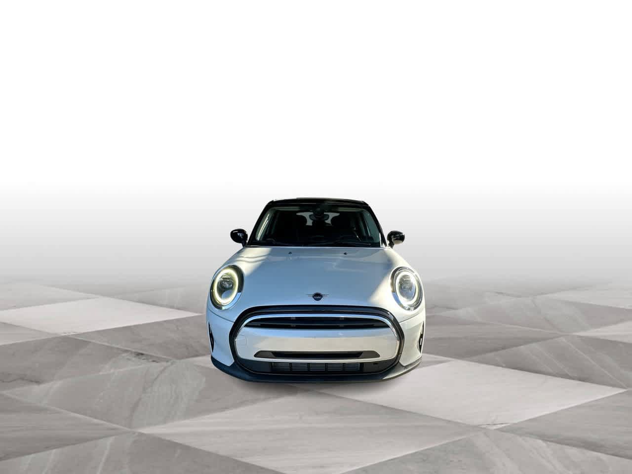 Used 2022 MINI Cooper 4-Door Hardtop FWD image 3