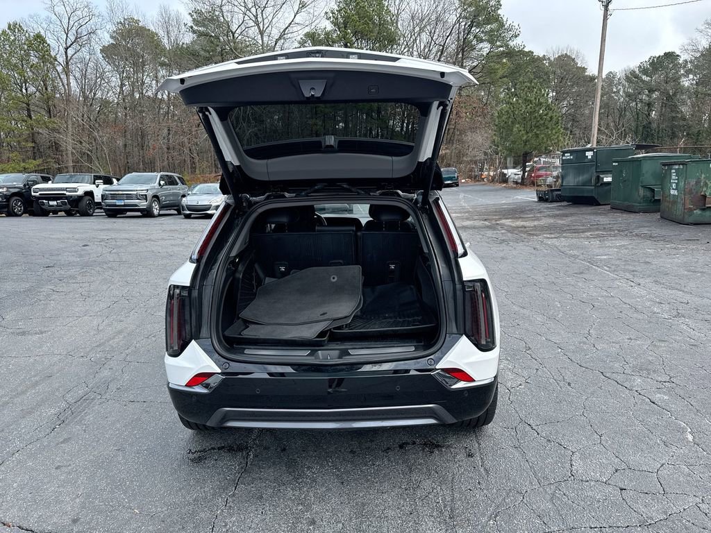 Used 2025 Cadillac Optiq Sport 2 image 33