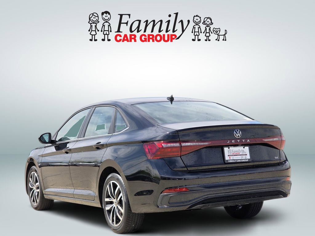 Used 2025 Volkswagen Jetta SE FWD image 3