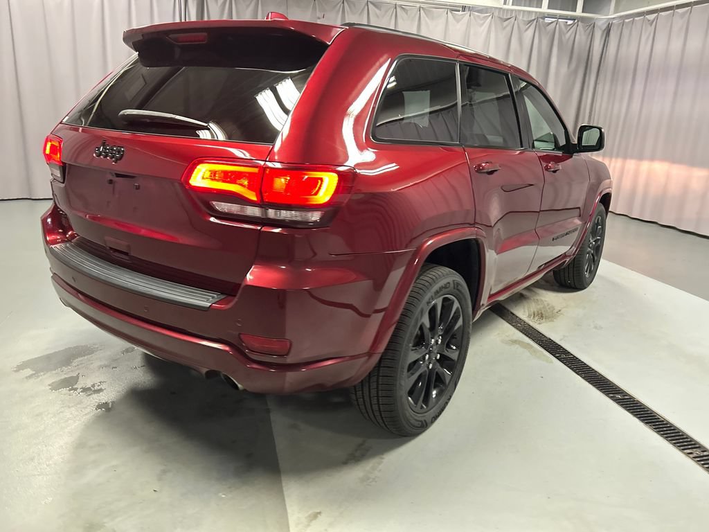 Used 2022 Jeep Grand Cherokee Laredo X AWD/4WD image 7