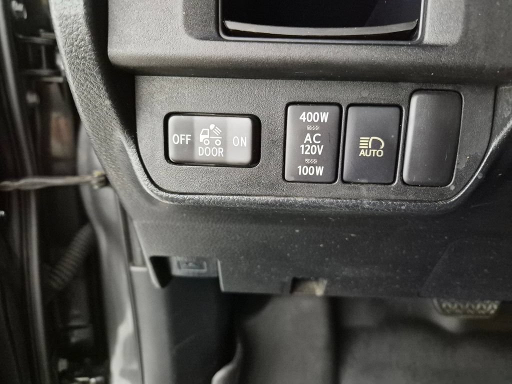 Used 2019 Toyota Tacoma TRD Off-Road AWD/4WD image 12