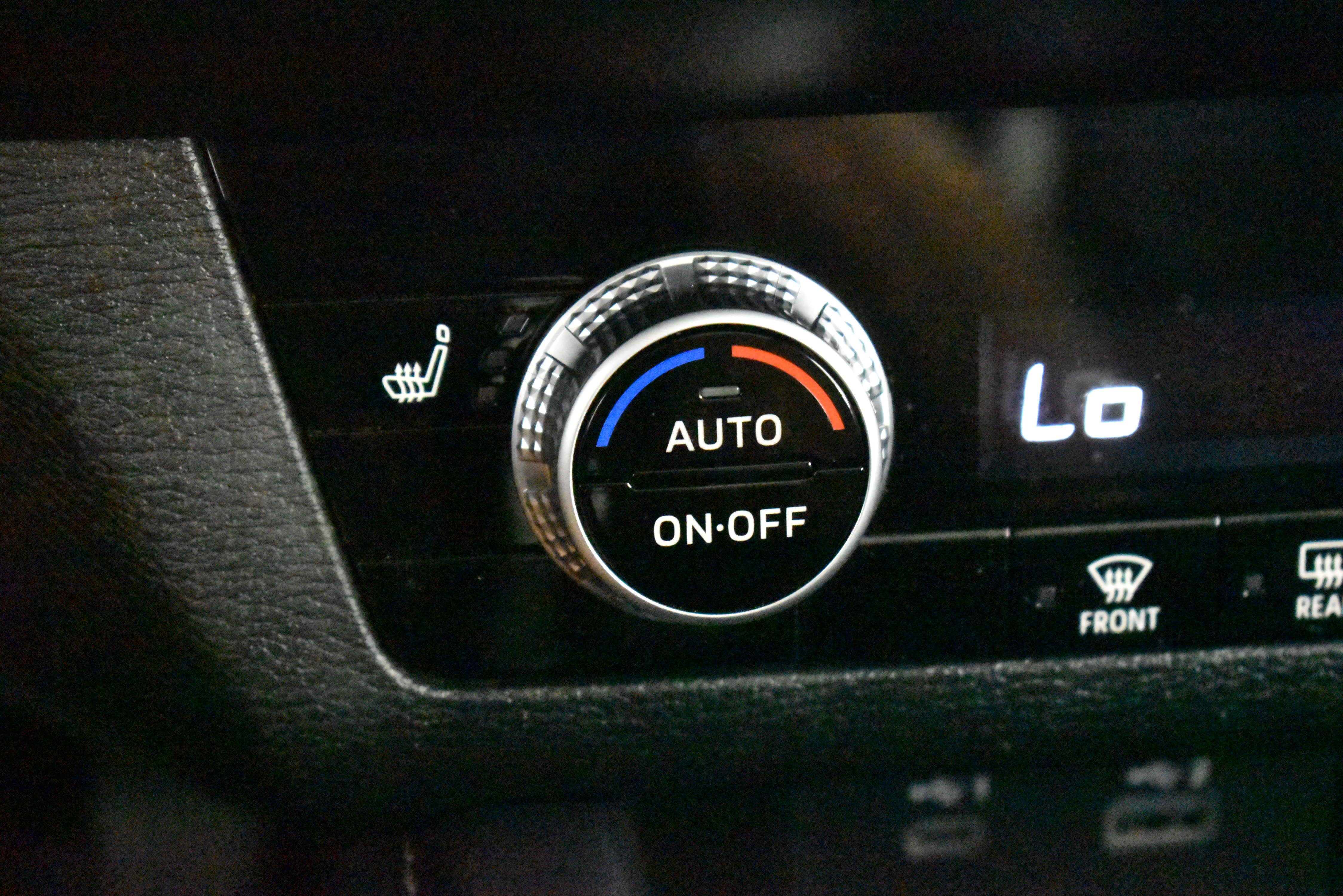 Used 2024 Mitsubishi Outlander SE image 29