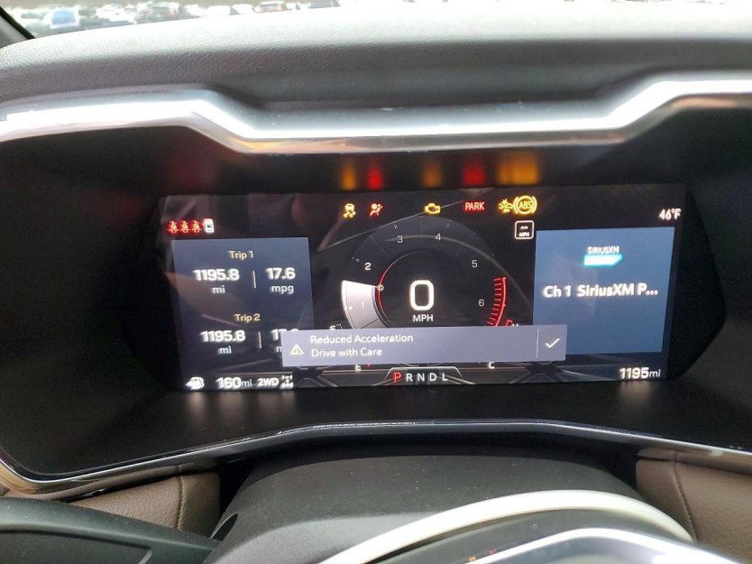 Used 2024 GMC Canyon Denali image 8