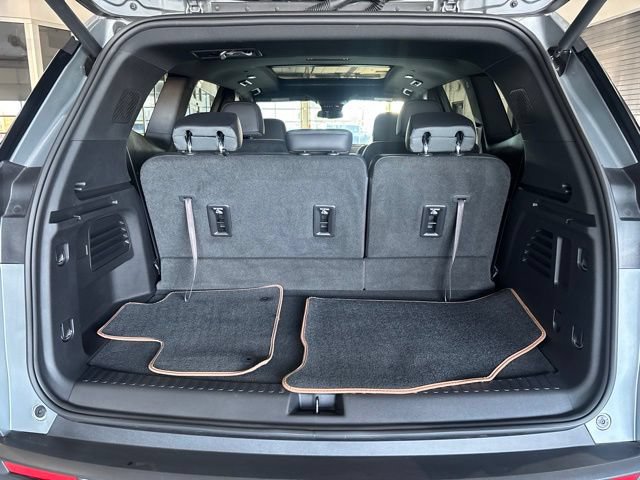 Used 2025 GMC Acadia AT4 w/ Luxury Package AWD/4WD image 33