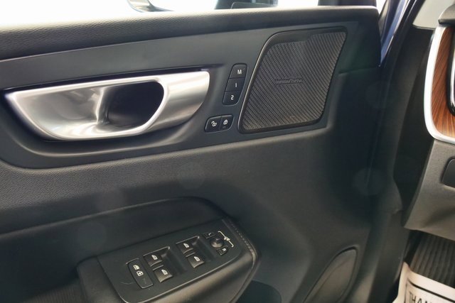 Used 2024 Volvo XC60 B5 Plus image 34