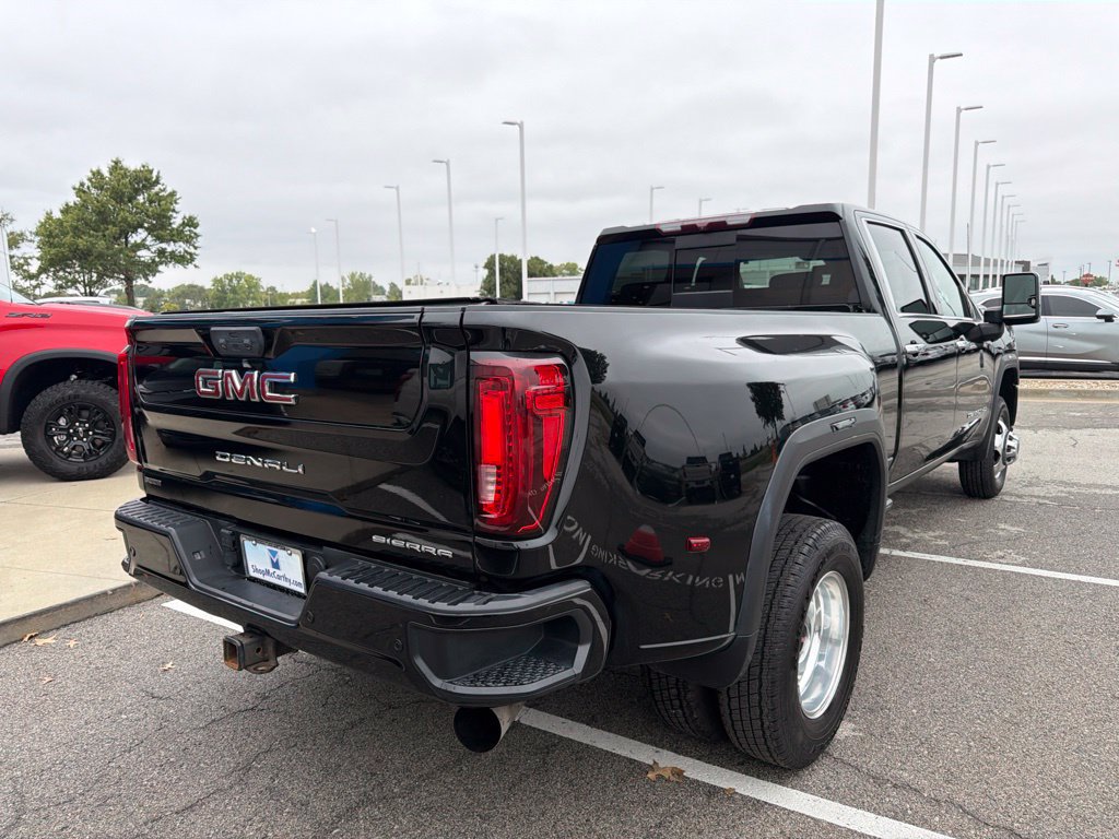 Used 2022 GMC Sierra 3500 Denali AWD/4WD image 3