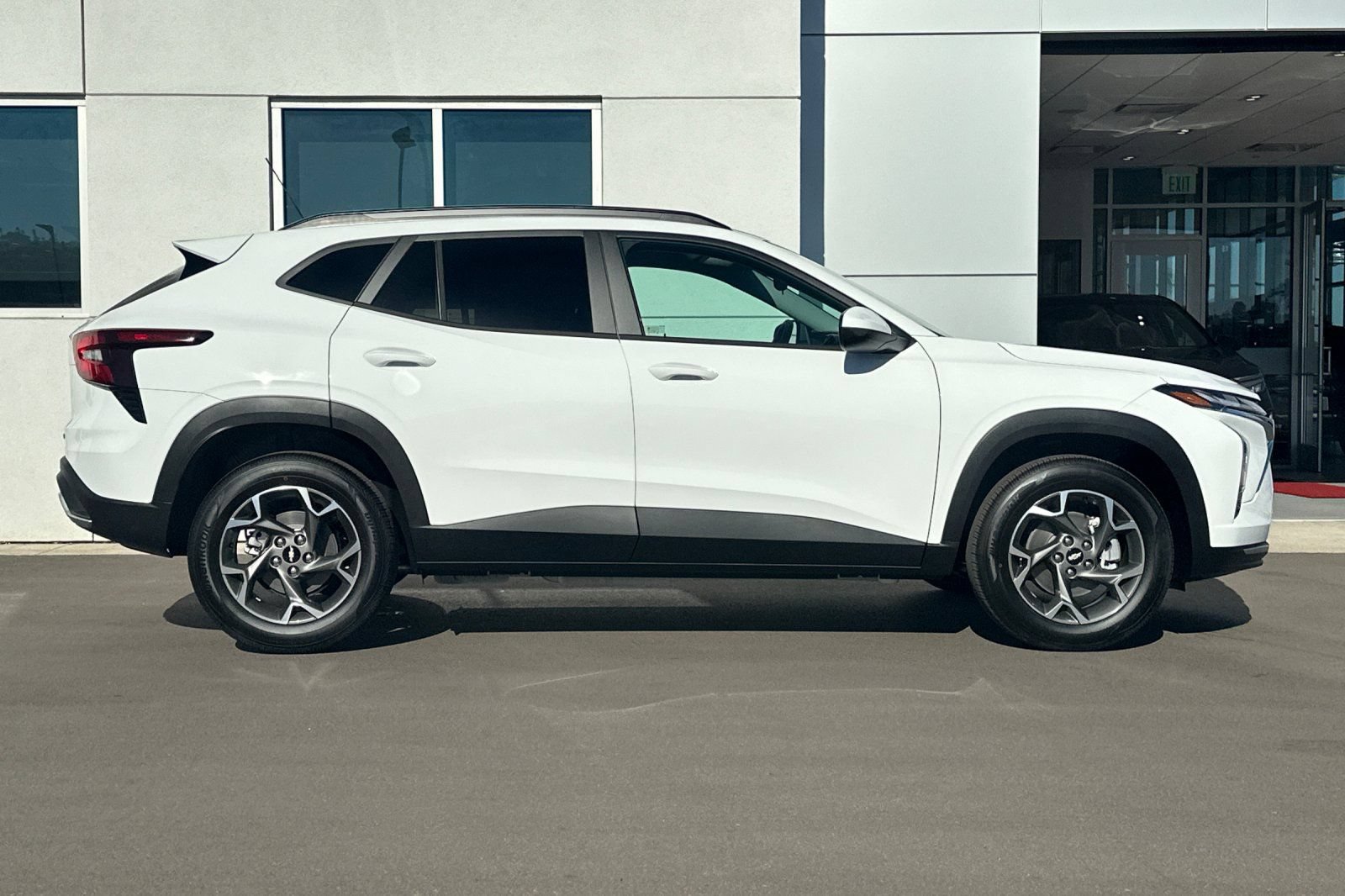 New 2026 Chevrolet Trax LT FWD image 3