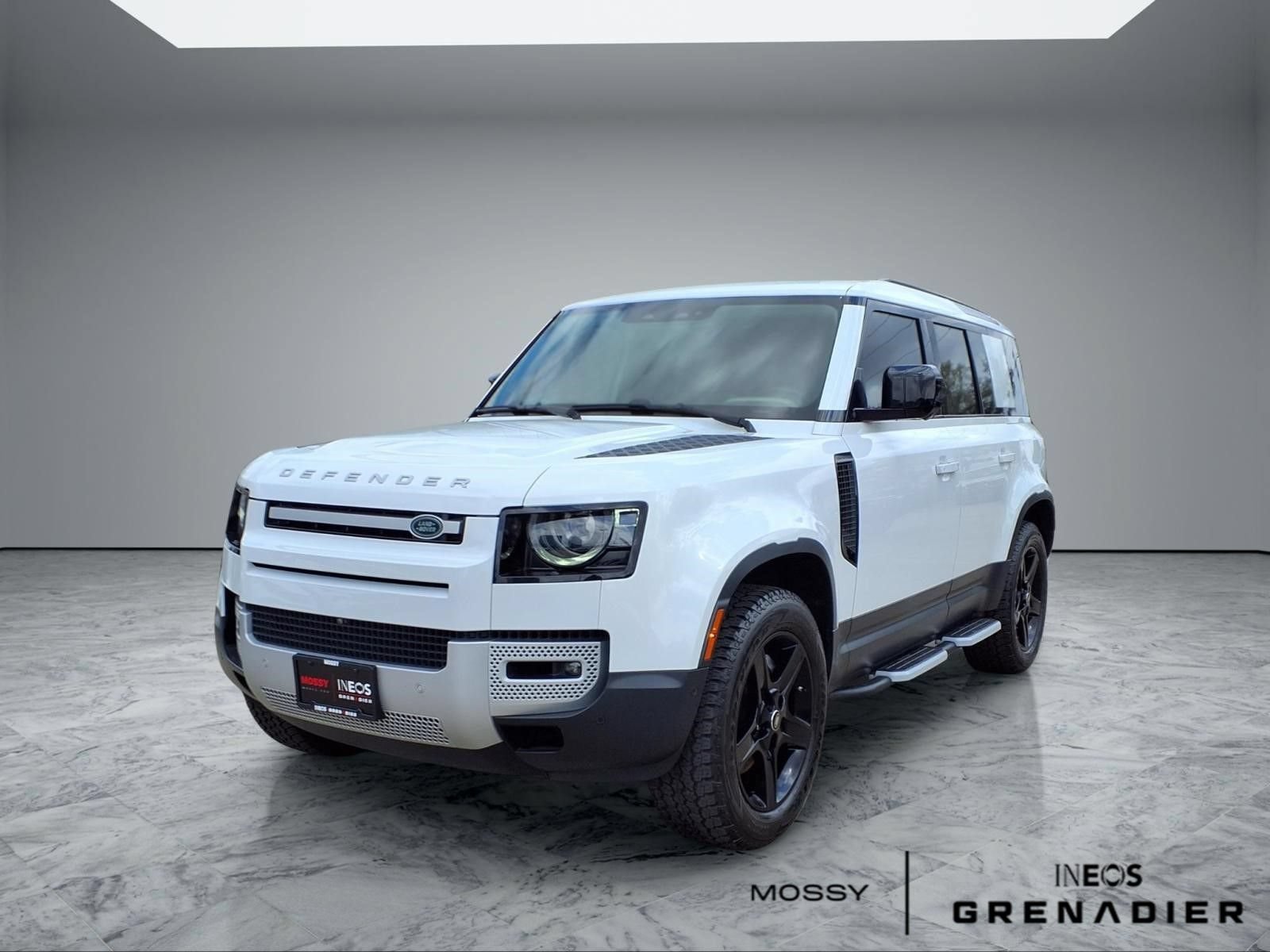 Used 2020 Land Rover Defender 110 HSE AWD/4WD image 4