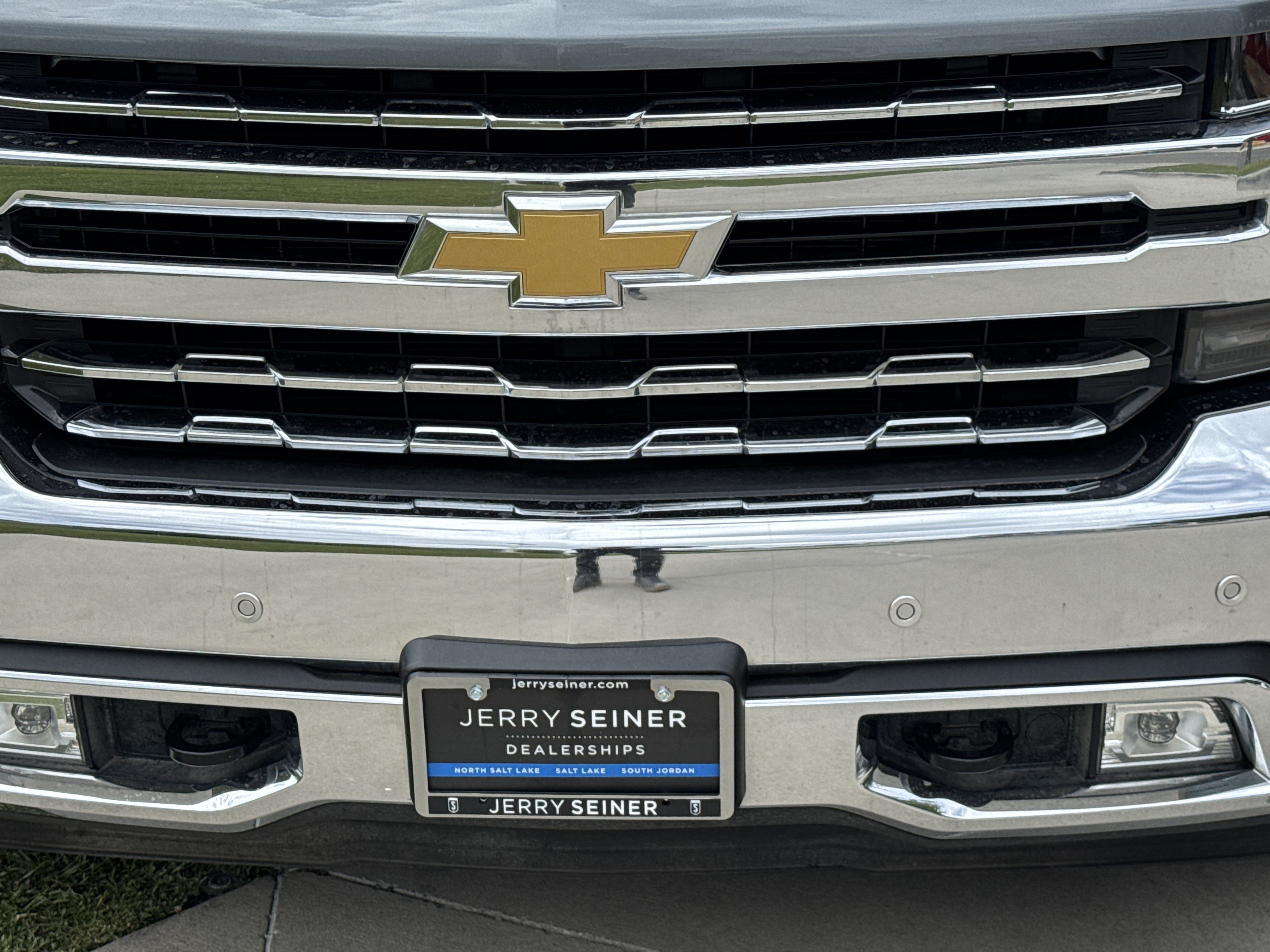 Used 2021 Chevrolet Silverado 1500 LTZ w/ Safety Package II AWD/4WD image 9