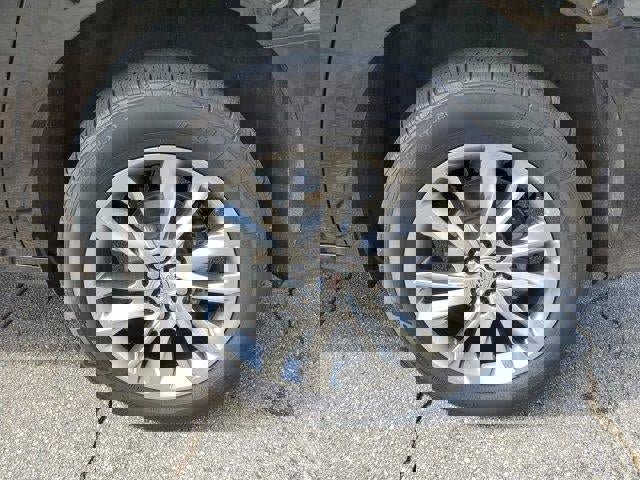 Used 2024 Buick Enclave Avenir w/ Avenir Technology Package image 7