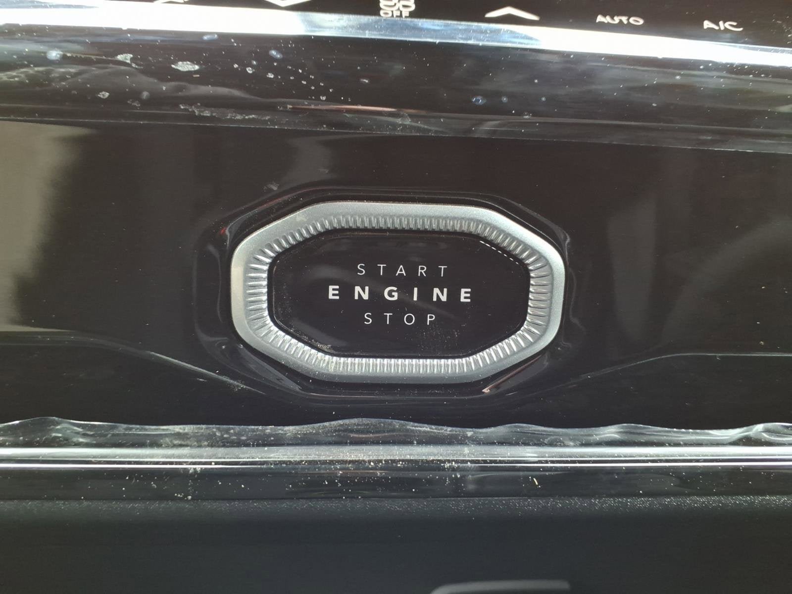 New 2026 Jeep Grand Cherokee Limited AWD/4WD image 15