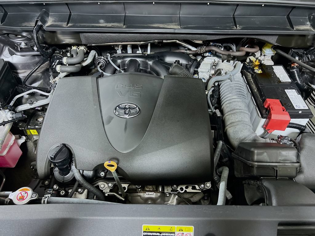 Used 2022 Toyota Highlander XLE AWD/4WD image 28