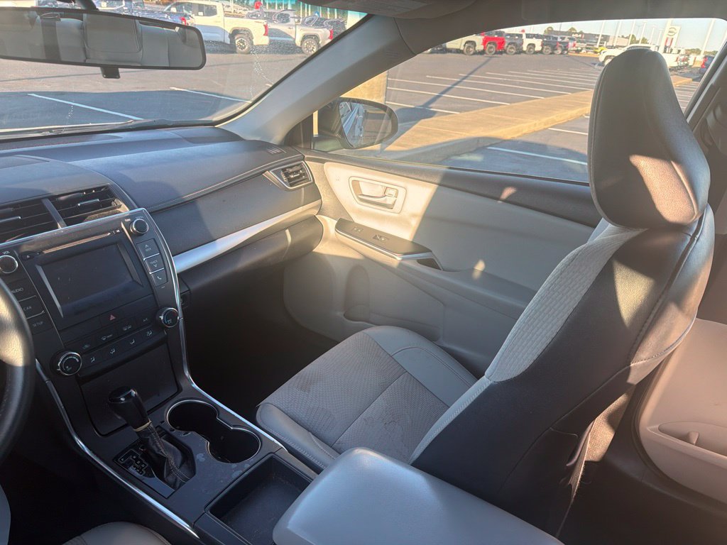 Used 2017 Toyota Camry SE FWD image 9