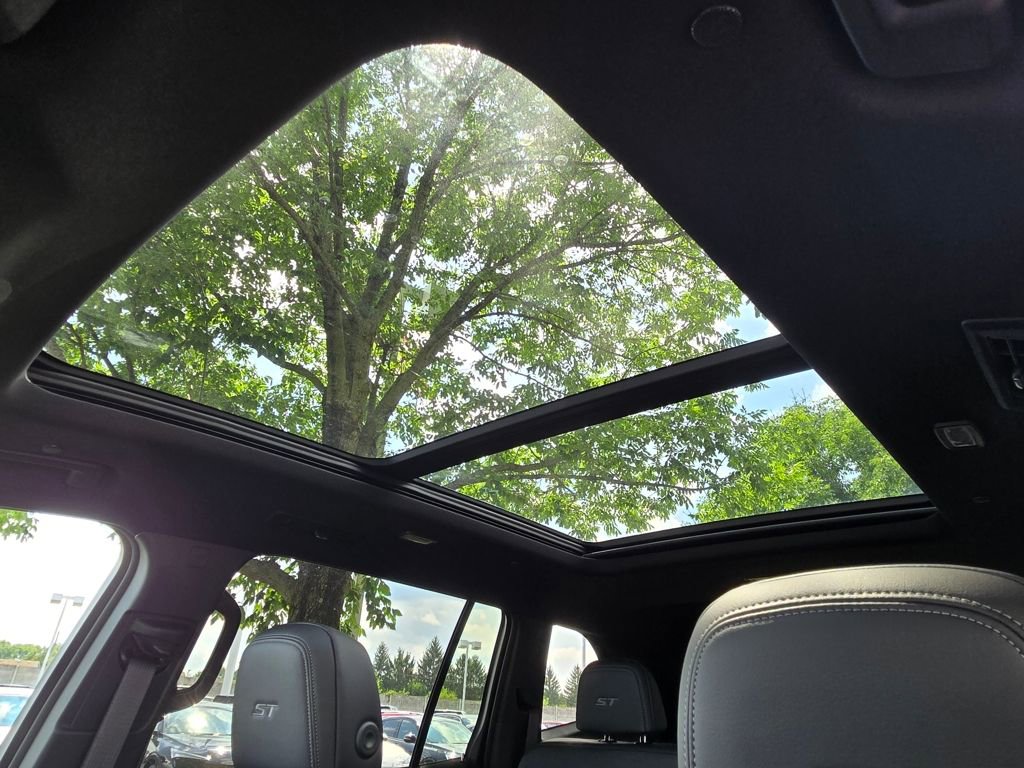 New 2026 Buick Enclave Sport Touring w/ Power Package image 8