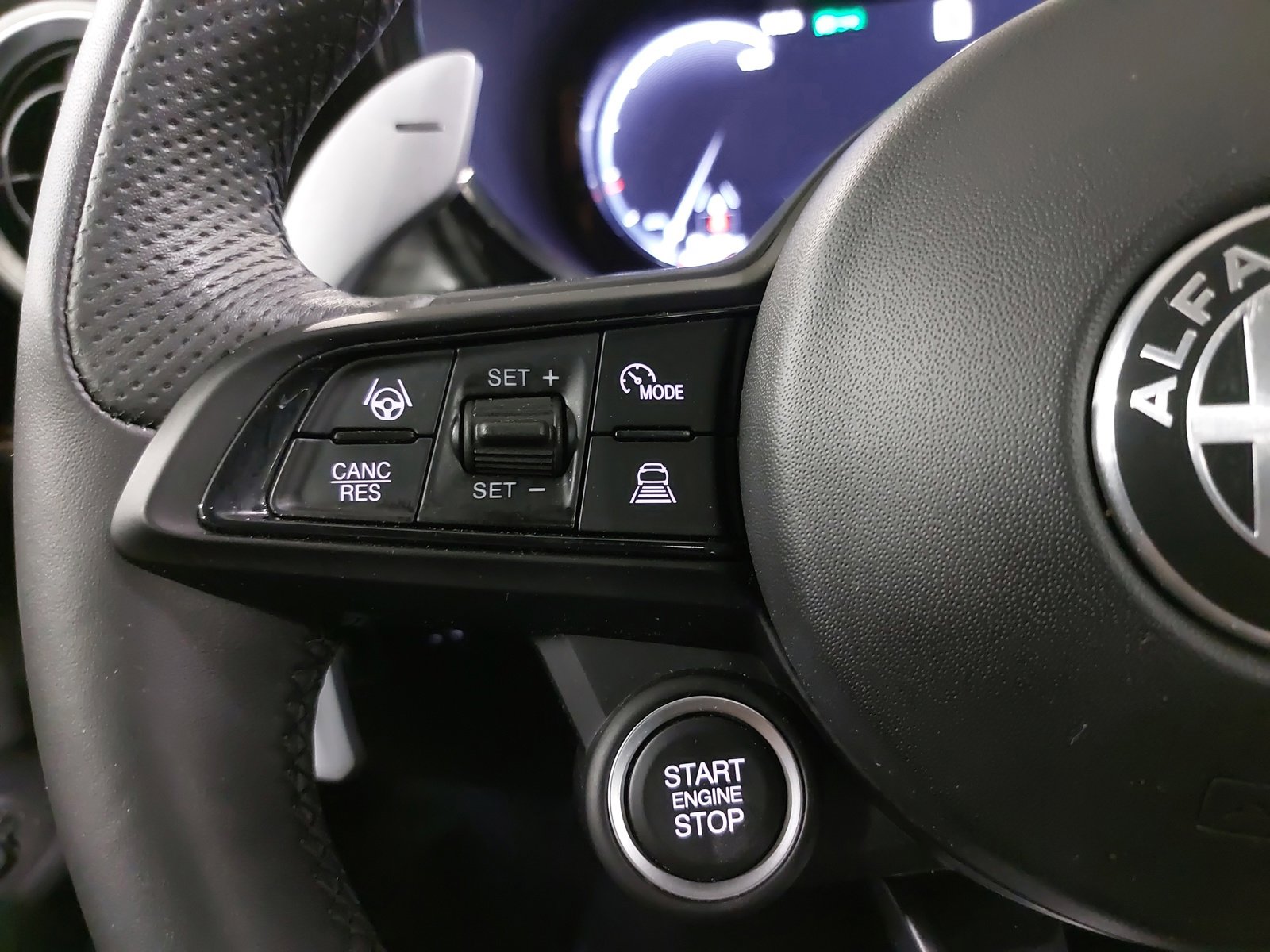 Used 2025 Alfa Romeo Tonale w/ Premium Package image 18