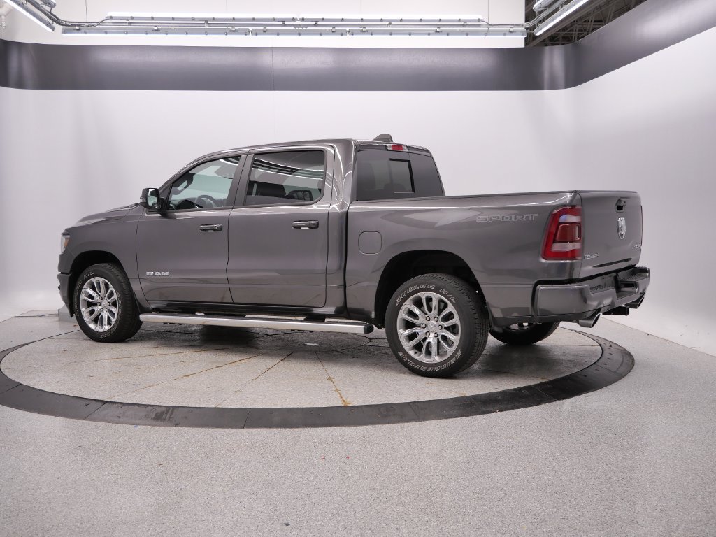 Used 2023 RAM 1500 Laramie AWD/4WD image 3