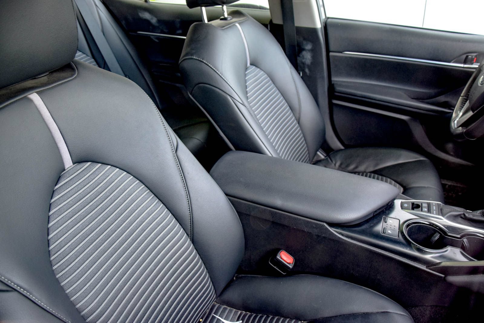 Used 2019 Toyota Camry SE w/ Audio Package FWD image 21