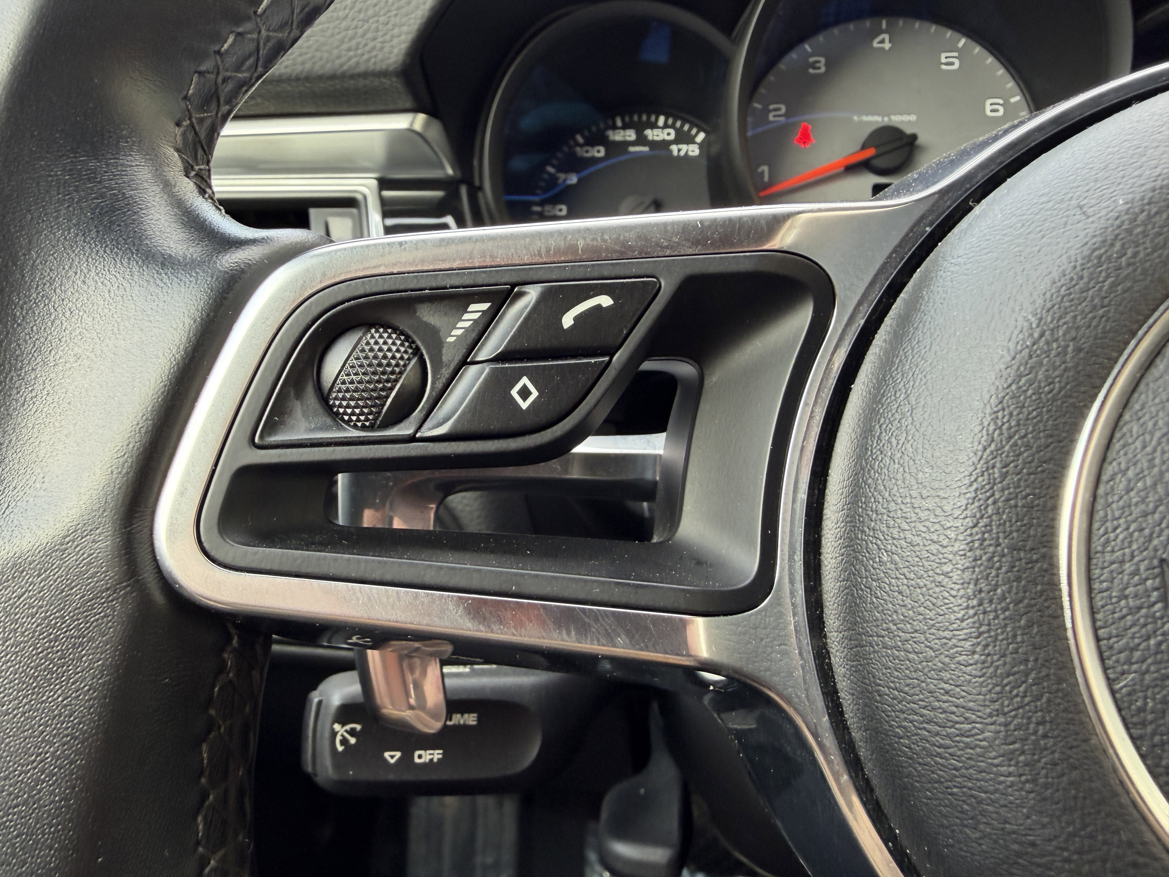 Certified 2017 Porsche Macan S image 32