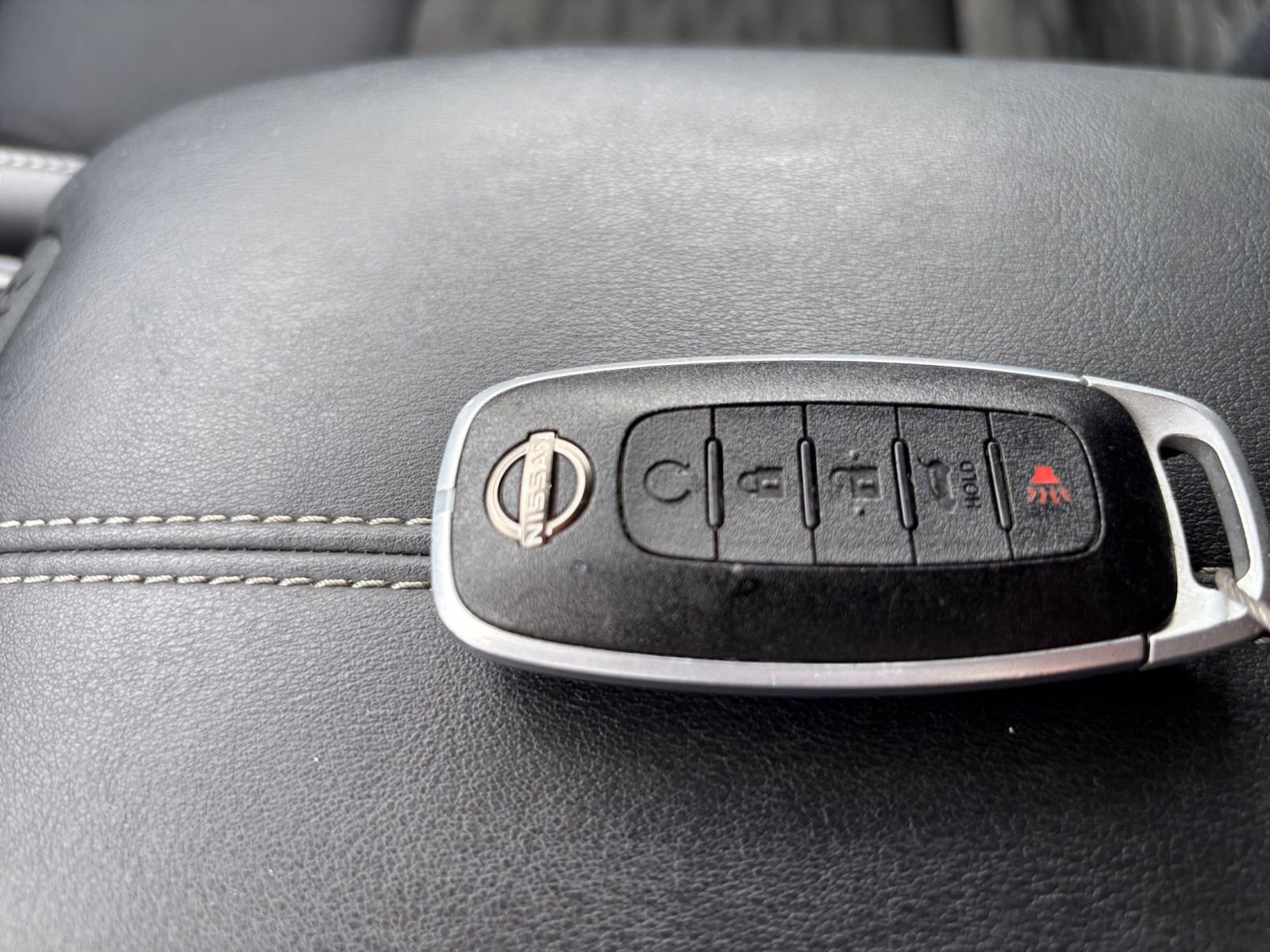 Used 2025 Nissan Pathfinder SV AWD/4WD image 25